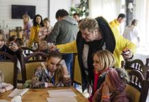 Los niños de Ucrania afrontan su cuarto curso escolar alterado por la guerra y la pandemia