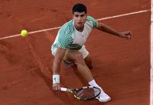 Alcaraz avanza a la segunda ronda de Roland Garros