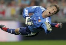 Van der Sar renuncia como director deportivo de Ajax