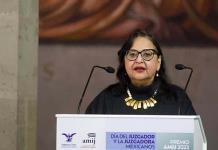 AMLO acusa que ministra Piña contrató a excolaborador de García Luna