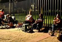 Ya hay gente formada por boletos para ver a Luis Miguel en vivo