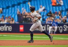 Con gran slam Astros vencen a Azulejos