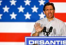 Simpatizantes del gobernador de Florida llevan banderas nazis a marcha en Walt Disney World Simpatizantes del gobernador de Florida llevan banderas nazis a marcha en Walt Disney World