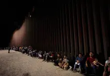 Cierre temporal de paso fronterizo en Arizona por aumento de migrantes