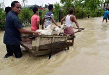 Miles de indios, desplazados por inundaciones