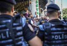 Más de 40 detenidos en una marcha del Orgullo prohibida en Estambul
