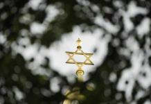 Gobierno francés pide disolver una organización ultracatólica por comentarios antisemitas