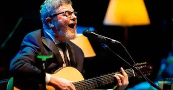 Gustavo Santaolalla alerta sobre riesgo de guerra mundial por acciones de Trump