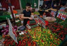 López Obrador presume que inflación bajó en primera quincena de agosto