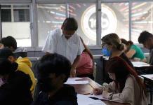 Menos del 60% de alumnos de nivel básico en México concluyen secundaria