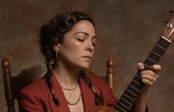 Natalia Lafourcade deslumbra con su embarazo en conciertos en vivo