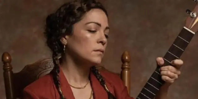Natalia Lafourcade sorprende al anunciar su embarazo durante gira internacional