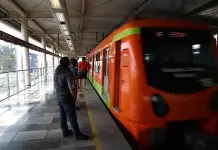 Muere joven al caer en vías de Línea 2 del Metro