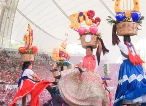 Roban vestuario de bailarinas tras presentación en la Guelaguetza