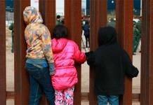 México retorna a niños migrantes a Guatemala
