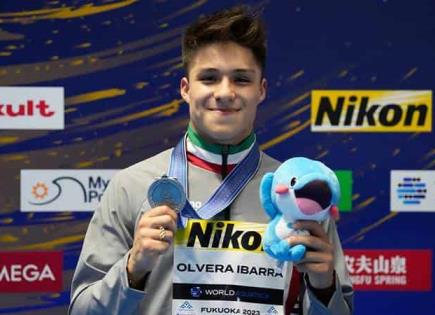 Mexicano Osmar Olvera gana oro en el Mundial de Natación
