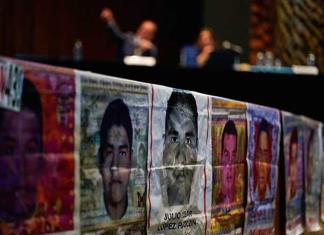 Padres de los 43 normalistas de Ayotzinapa inician reunión con Sego