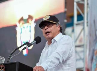 Advierte Petro que se alista golpe de Estado en Guatemala tras allanamiento de tribunal