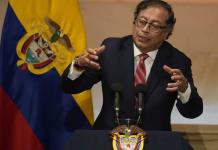 Petro dice que Ecuador e Israel están dándose la mano en la competencia por la barbarie