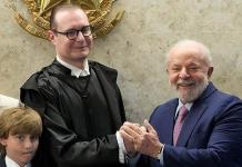 Exabogado de Lula asume como juez