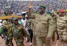 Miles de manifestantes a favor del golpe en Níger y en contra del ultimátum de la Cedeao