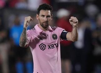 Aficionados abandonan estadio tras salida de Lionel Messi por lesión