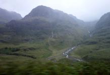 Encuentran los cuerpos de 3 senderistas extraviados en una montaña de Escocia