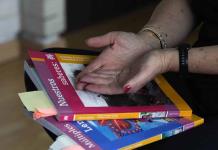 Polémica nacional no frena la entrega de libros de texto gratuitos en SLP