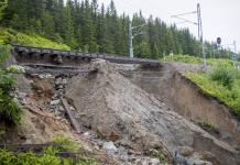 Una inusual tormenta de verano provoca aludes de tierra en Noruega e inunda un puerto en Suecia