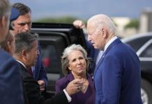 Biden presenta sus políticas económicas como motor de manufactura