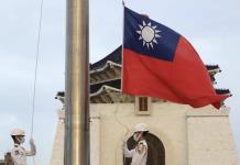 China hace una nueva demostración de fuerza y envía barcos y cazas hacia Taiwán