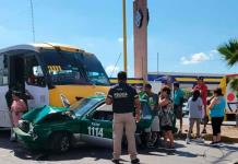 Taxista provoca un percance en Acceso Norte