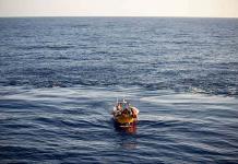 Un bebé y un joven mueren en el naufragio de una barca con 20 migrantes frente a Túnez