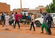 Golpistas en Níger sacan ventaja al grupo que amenaza con intervención militar, según analistas