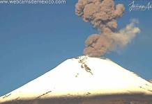 Nevado y con actividad, así amaneció el volcán Popocatépetl