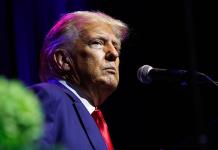 Trump pide que su juicio en Washington no se celebre hasta 2026