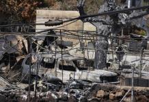 Hawai llora a los muertos en los graves incendios mientras las autoridades advierten de más víctimas