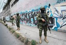 Despliegue de seguridad anticipada busca dar calma para votación presidencial en Ecuador