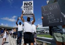 Protestan contra el plan educativo de Florida sobre la historia de la raza negra