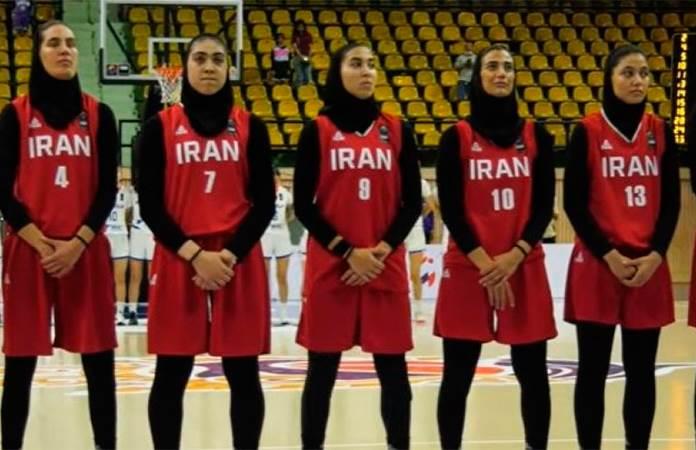 Acusan de traición a jugadoras de la selección iraní de baloncesto por no cantar el himno