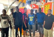 Abandonan a 137 migrantes de Egipto y Mauritania en un autobús en Veracruz