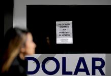 Argentina fija el tipo de cambio por 90 días tras devaluación y descarta un nuevo salto