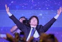 El candidato presidencial argentino Javier Milei expone plan económico al FMI