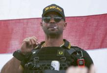 Fiscalía de EEUU pide 33 años de prisión para líder de milicia Proud Boys