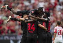 Leverkusen rescata la victoria por 3-2 ante el Leipzig para iniciar su campaña en la Bundesliga