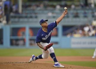 Dodgers remata mercancía de Julio Urías