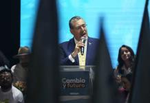 Guatemaltecos eligen presidente entre dos candidatos de izquierda y derecha para dirigir la nación