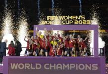 Felipe VI y Pedro Sánchez felicitan a las selección española de fútbol, campeona del mundo