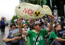 Pescadores japoneses reiteran su rechazo al vertido de agua de la central nuclear de Fukushima