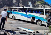 Sube a 16 muertos por accidente carretero en Cuacnopalan-Oaxaca